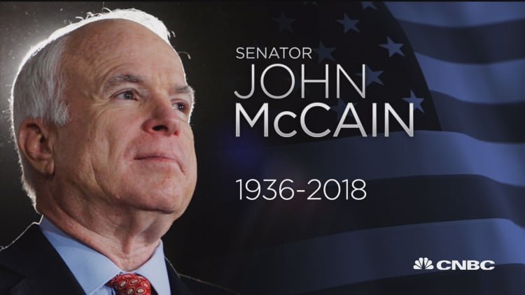 NYSE observes moment of silence for Sen. John McCain