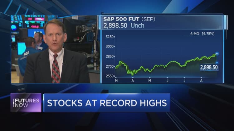 This trend-bucking pattern could give investors a September to remember, market watcher Sam Stovall says