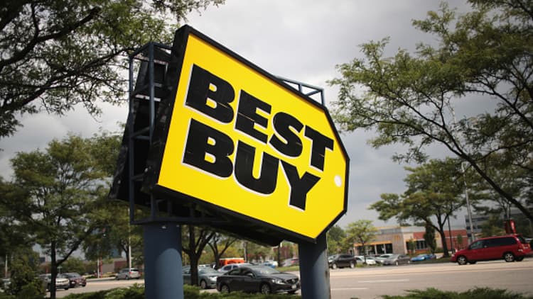 Best Buy shares lower despite earnings beat