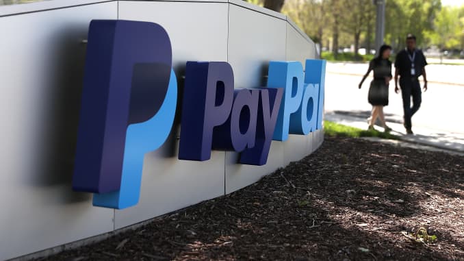 GS: PayPal signage 180409