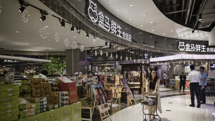 We visited Alibaba's new retail store, sweeping through China