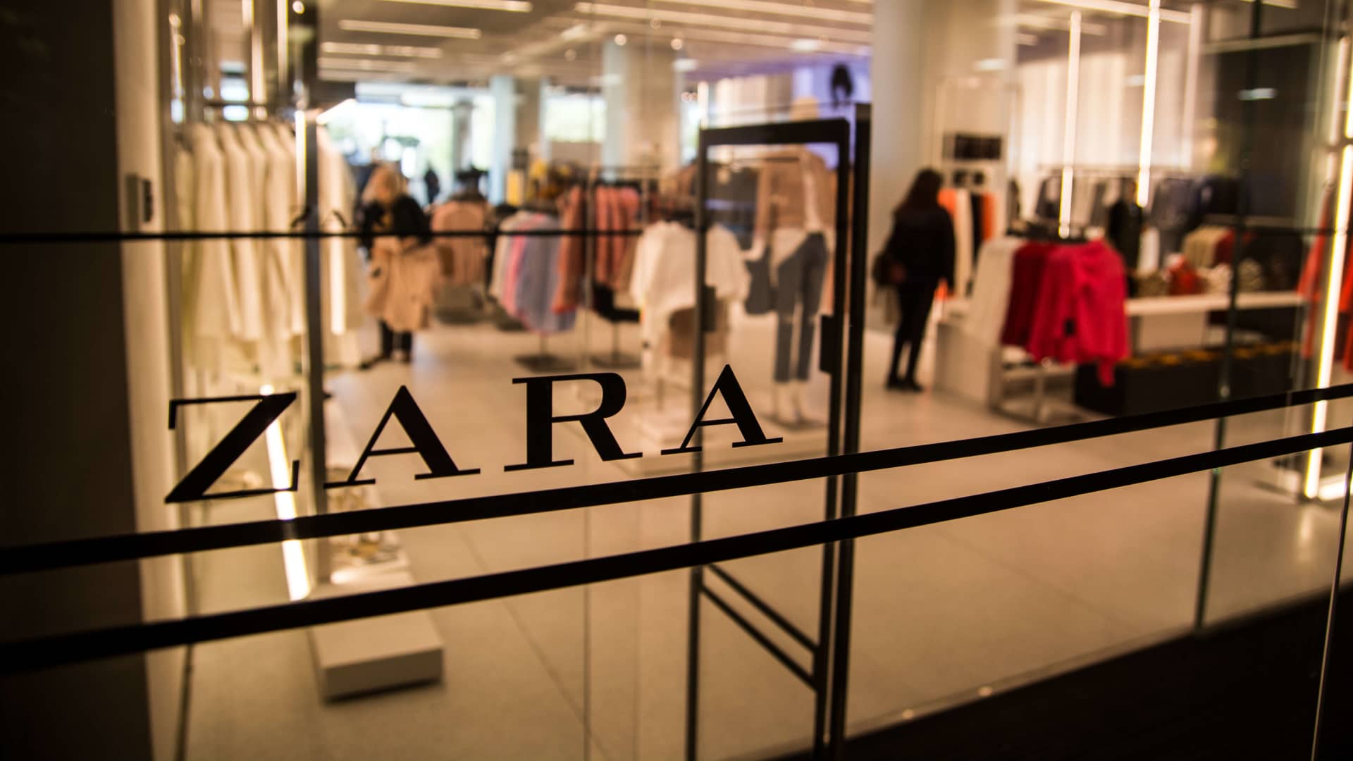 Fashion brand Zara pulls advertisement accused of Gaza insensitivity, states it regrets &#x27misunderstanding&#x27