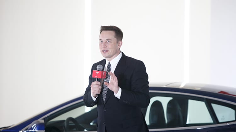 Tesla's Elon Musk retweets favorable sales report