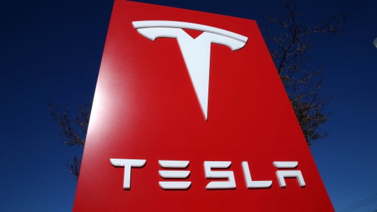 Tesla chief accounting officer resigned September 4