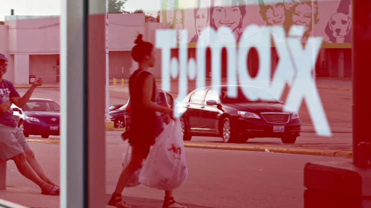 Discount retailers TJX, Ross stage a comeback as shoppers crave 'treasure hunting' for clothes again
