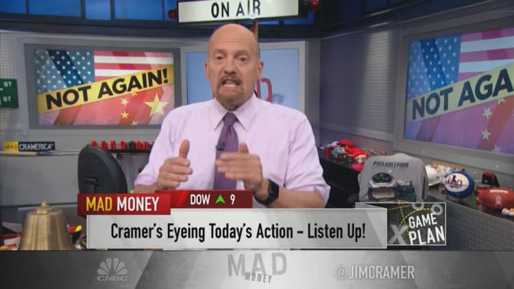 Cramer's game plan: In a controversial week, leave room for strategy