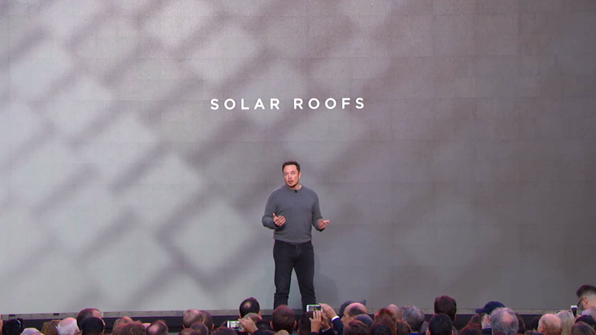 Tesla is underneath stress to revitalize its photo voltaic and storage enterprise
