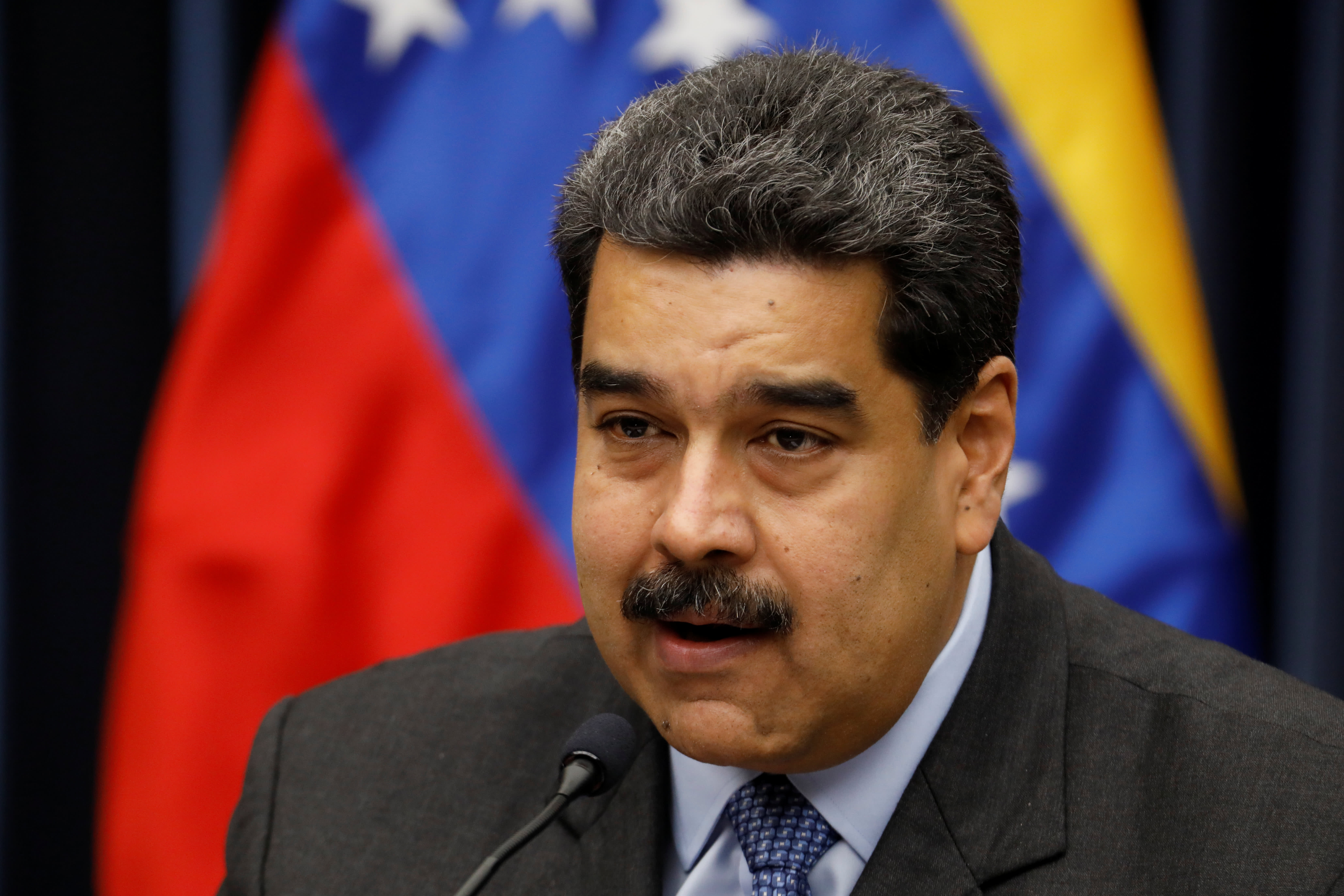 Nicolás Maduro de Venezuela da a diplomáticos estadounidenses 72 horas para salir