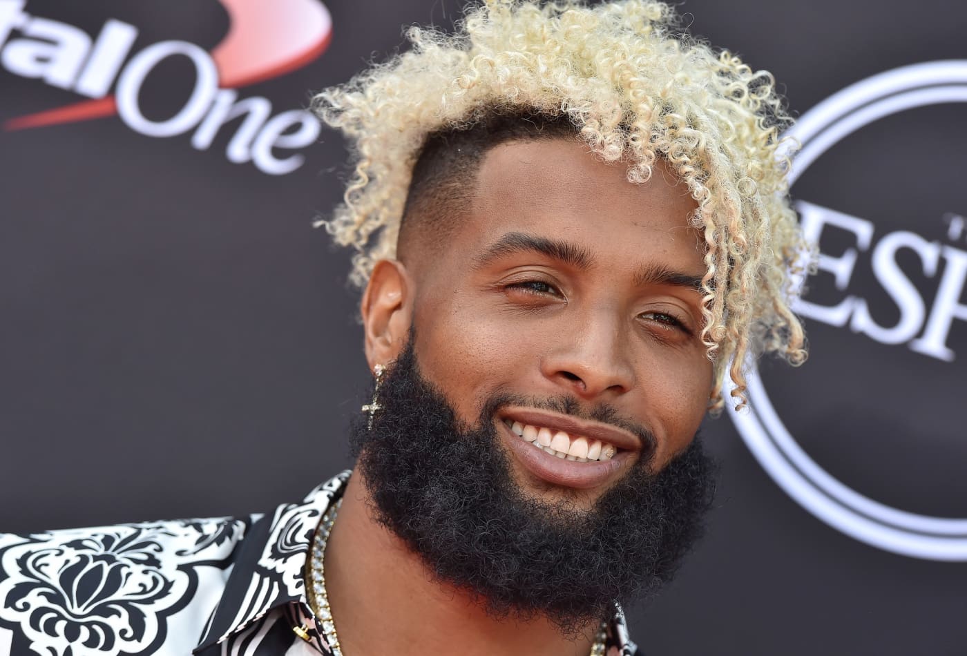 Debuts new haircut unique outfit for espy awards it looks like odell beckha...