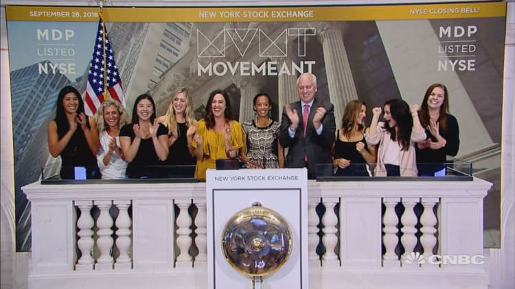 Movemeant Foundation rings the NYSE closing bell