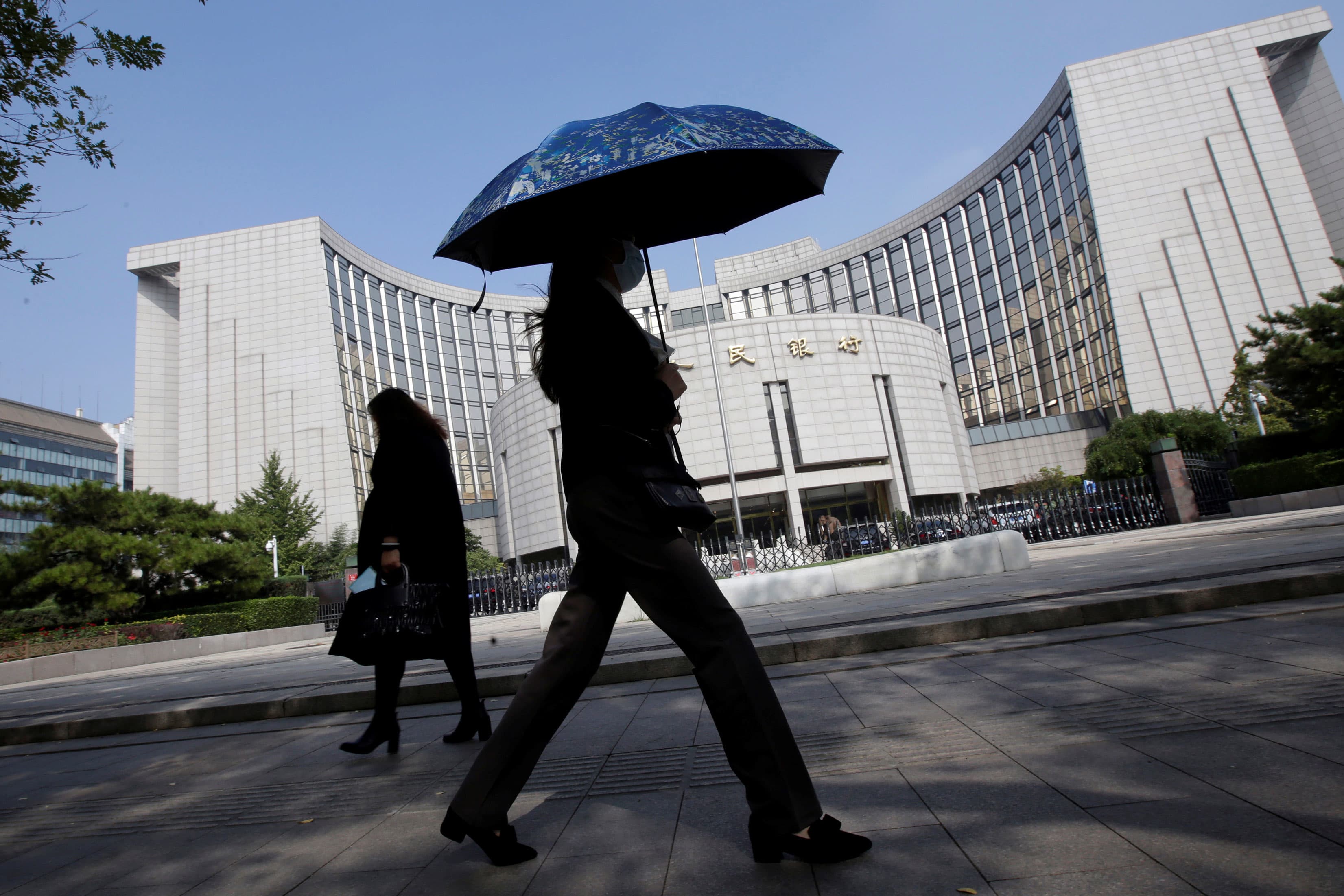China’s central bank cuts a benchmark rate for the first time since the pandemic