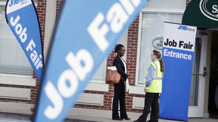 Initial jobless claims down 17,000 to 216,000