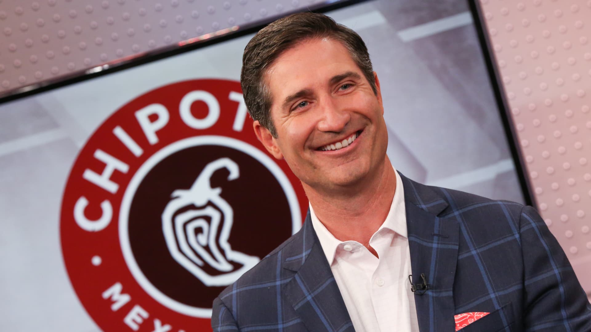After Chipotle's solid earnings beat, CEO says the chain can double the number of locations