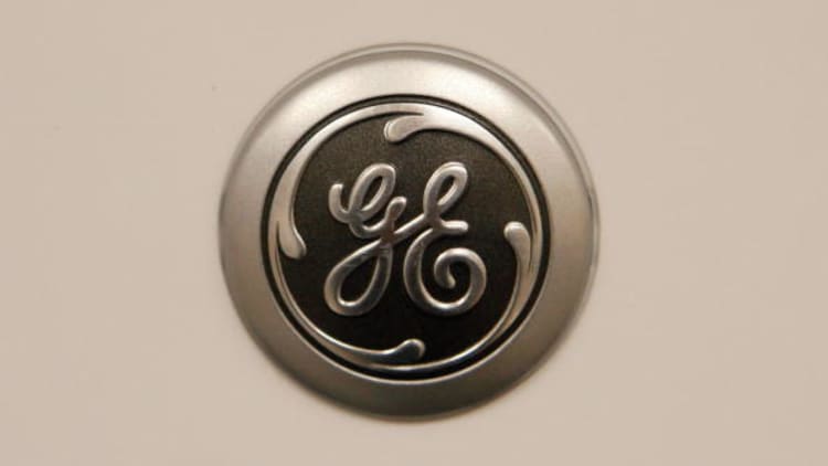 General Electric agrees to big pay package with new CEO