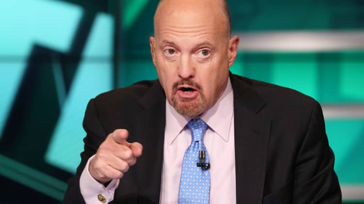 Jim Cramer: Stocks leading the rally aren't stocks that rise when economy's 'on fire'