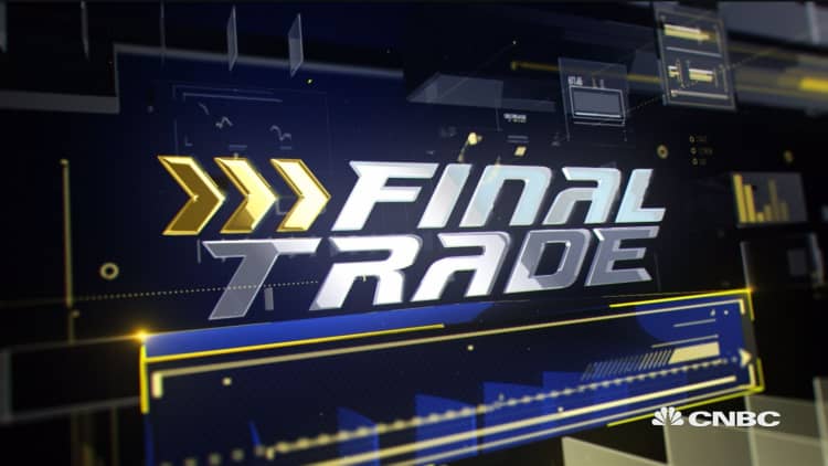 Final Trades: FDX, SEDG & more