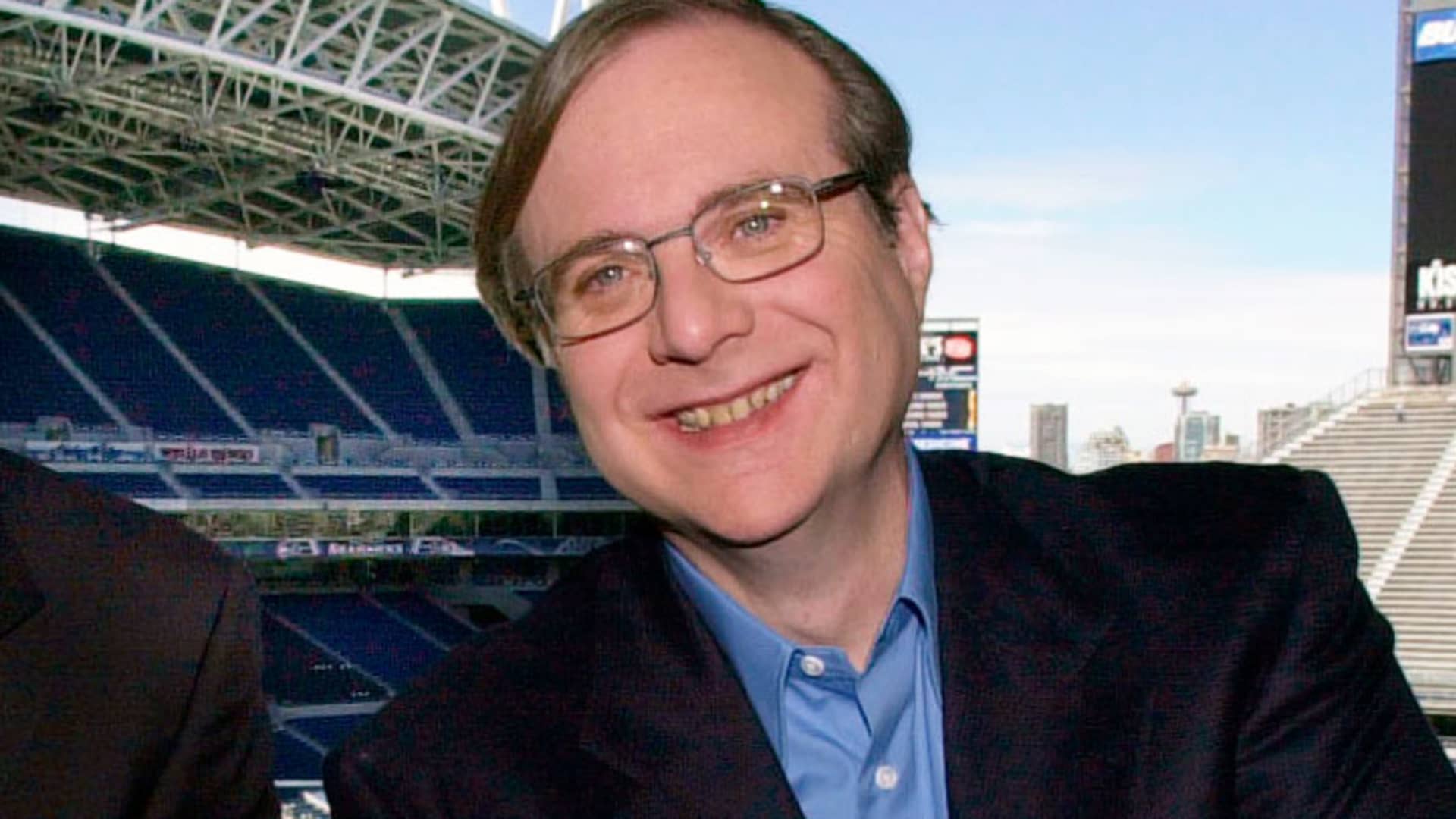 Microsoft co-founder Paul Allen dies of cancer at age 65