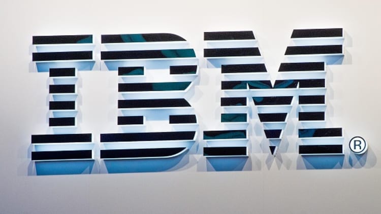 IBM will not see strong growth for another 4 to 5 quarters, says MoffettNathanson's Ellis