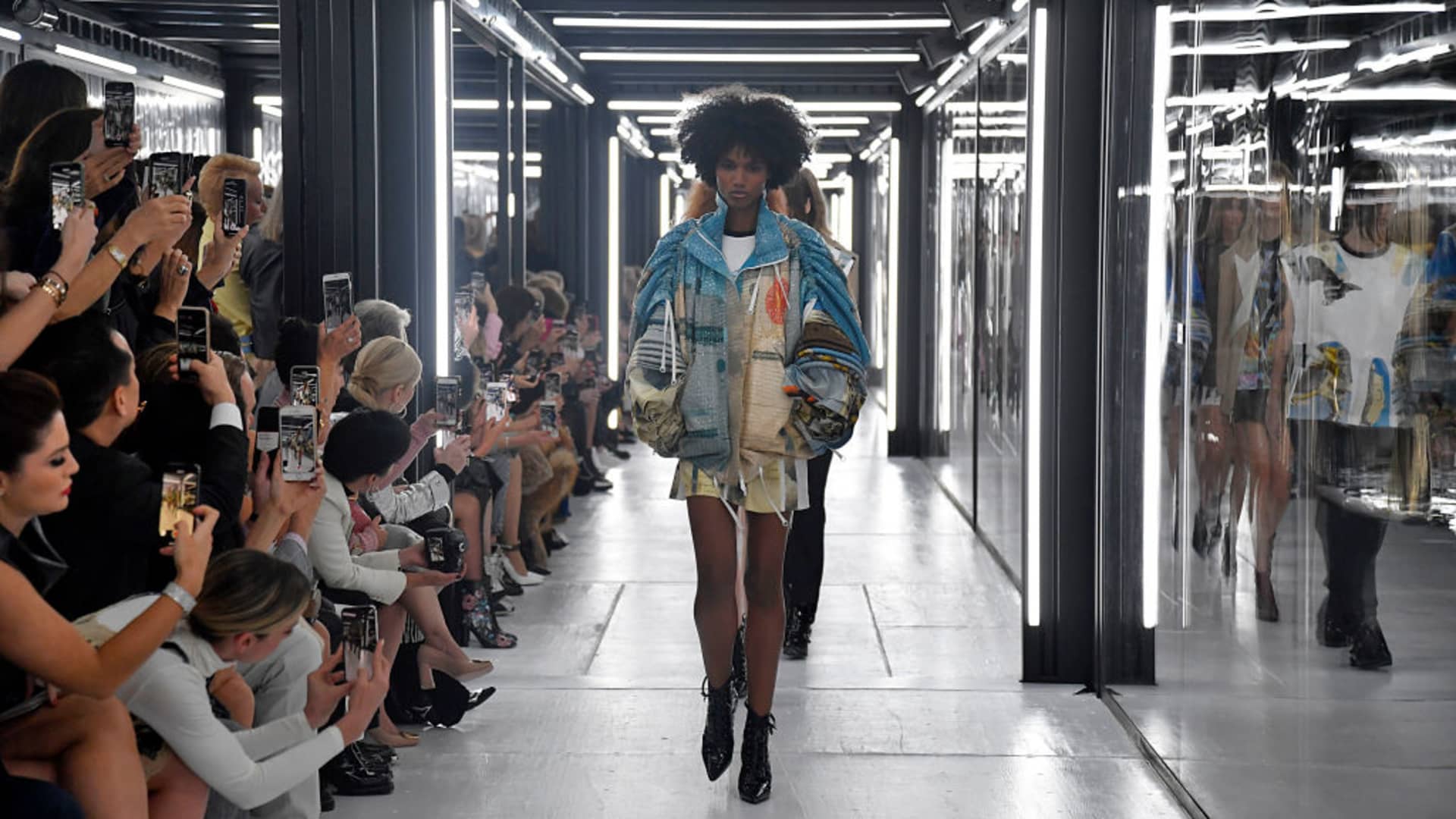 Commetric - Luxury fashion brands' engagement on social media is