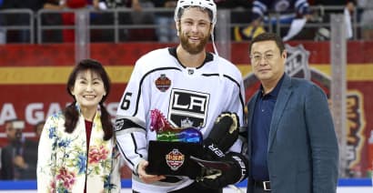 US, China find common ground in professional hockey, with a billionaire's help