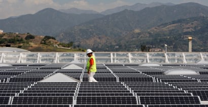 Walmart strikes renewable energy deal with SunPower