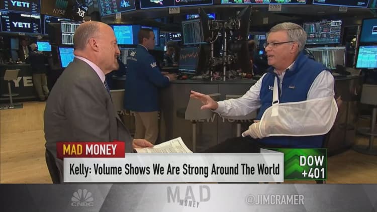 Visa CEO talks earnings, China, cryptocurrency and Mastercard with CNBC's Jim Cramer