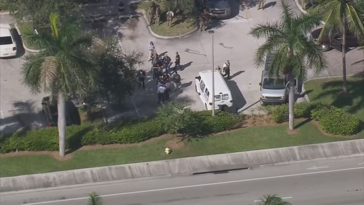 Authorities arrest Florida man for sending mail bombs to Dems, CNN, De Niro