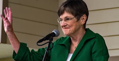 Democrat Laura Kelly projected to beat Republican Kris Kobach for Kansas governor