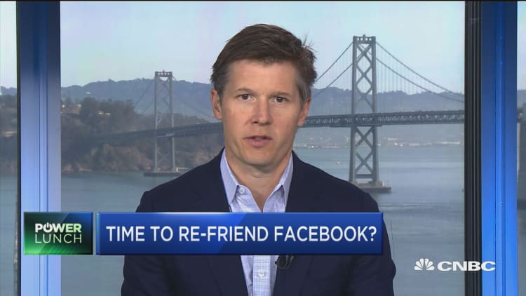 Analyst says investors shouldn't give up on Facebook just yet