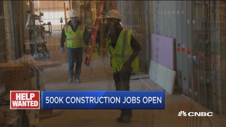 Construction industry struggles to find workers