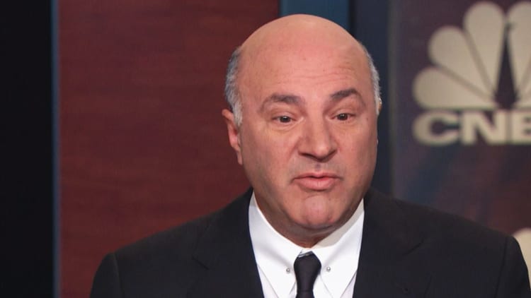 Kevin O'Leary says it's going to take a lot for him to invest in Apple again