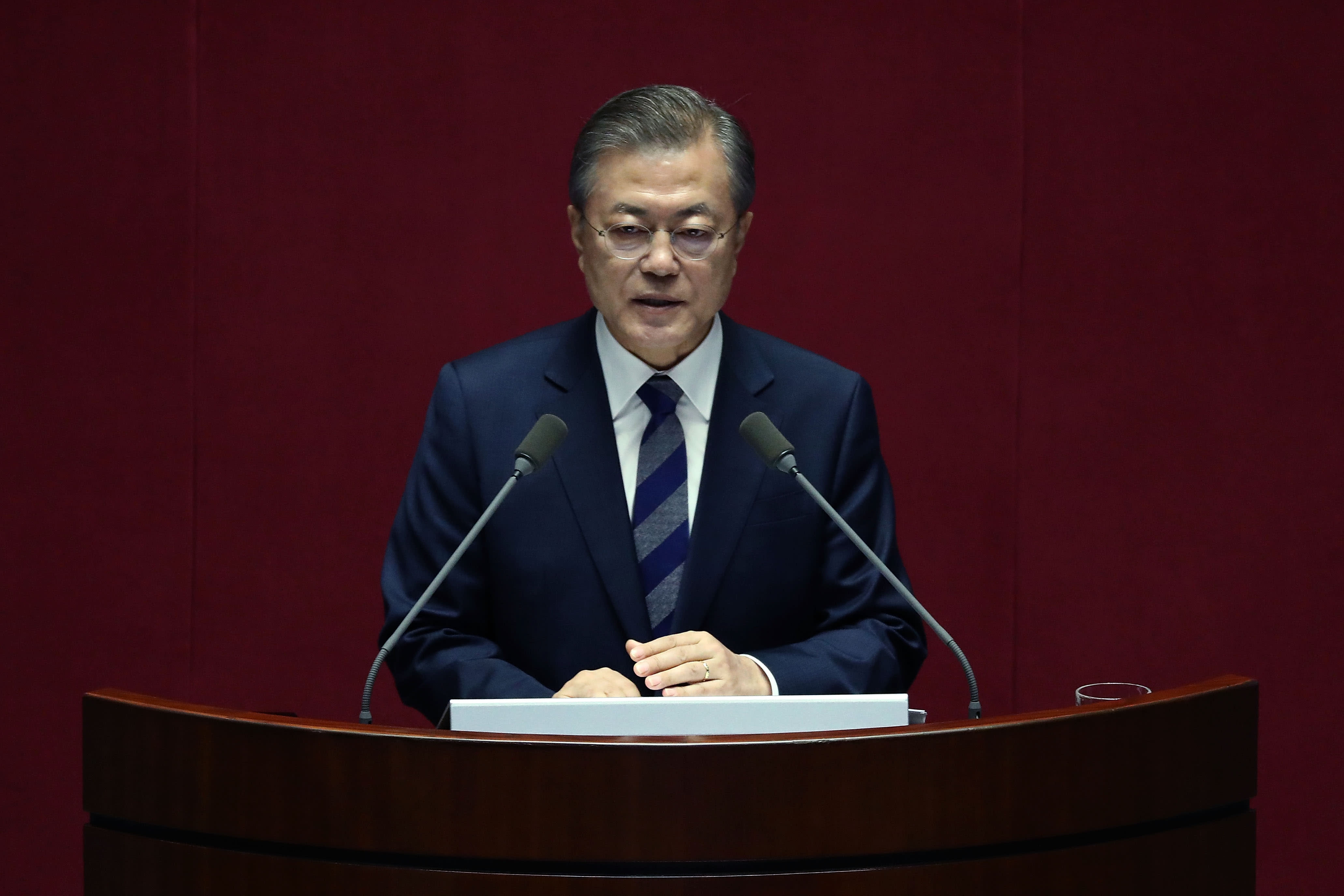 South Korea President Moon Jae-in fires economic policy chiefs