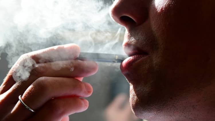 Banning e-cigs from convenience stores could drive smokers to tobacco products, expert says