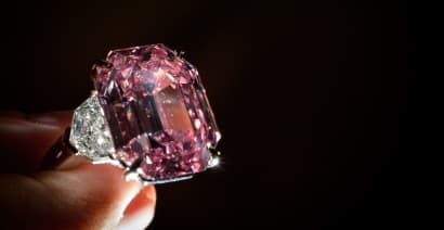US jeweler buys 'Pink Legacy' diamond for record $50 million 