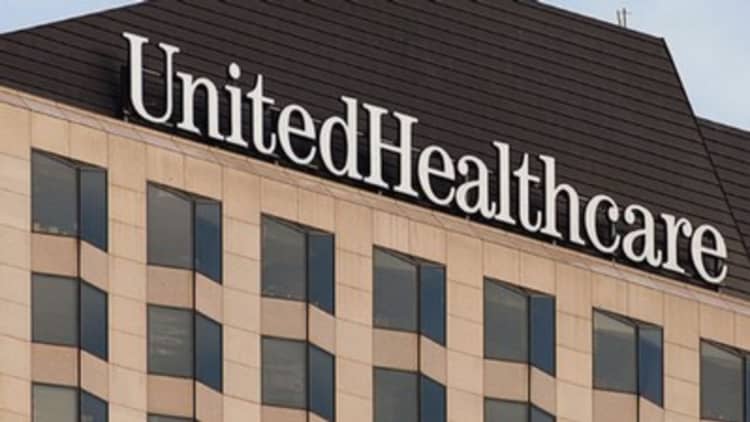 UnitedHealth offers free Apple Watch to customers who reach activity goals