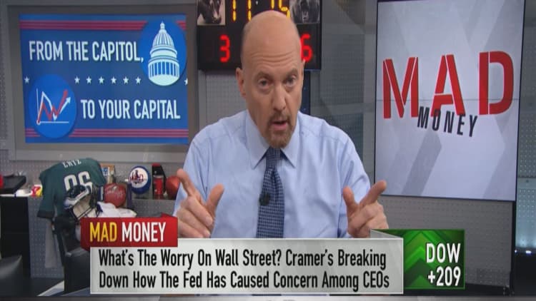 Fed's Powell still has a chance to save the economy before it's too late, Cramer says