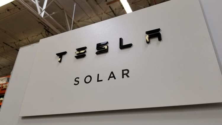 Walmart sues Tesla after solar panels on stores catch fire, calls Tesla to remove them