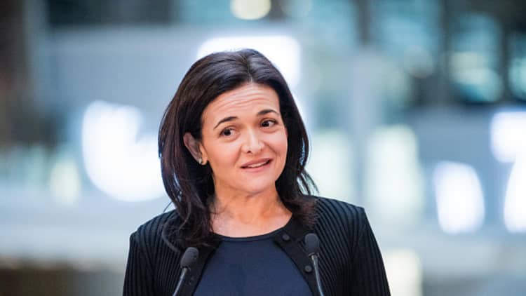Sheryl Sandberg is capable of fixing Facebook, but they need help, says pros
