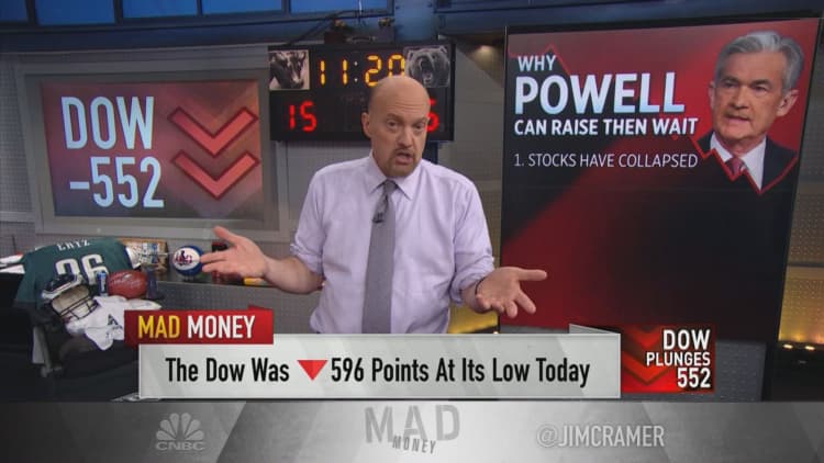 8 reasons to pause Fed's rate hikes after December: Cramer