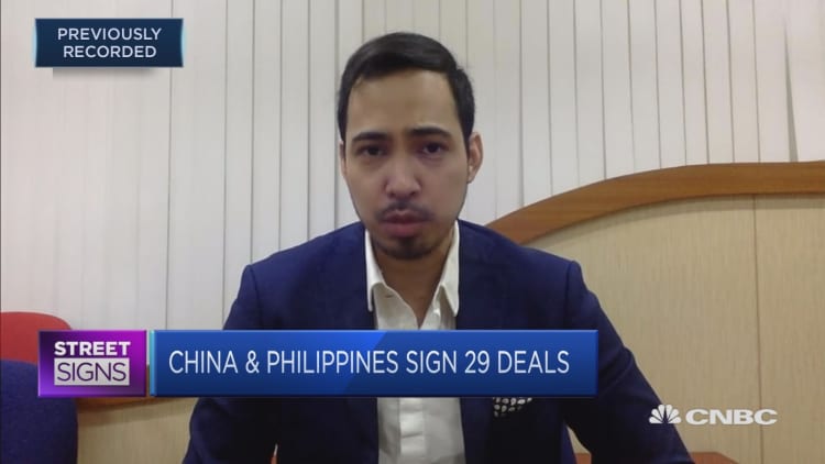 Expert weighs in on deals between China and the Philippines