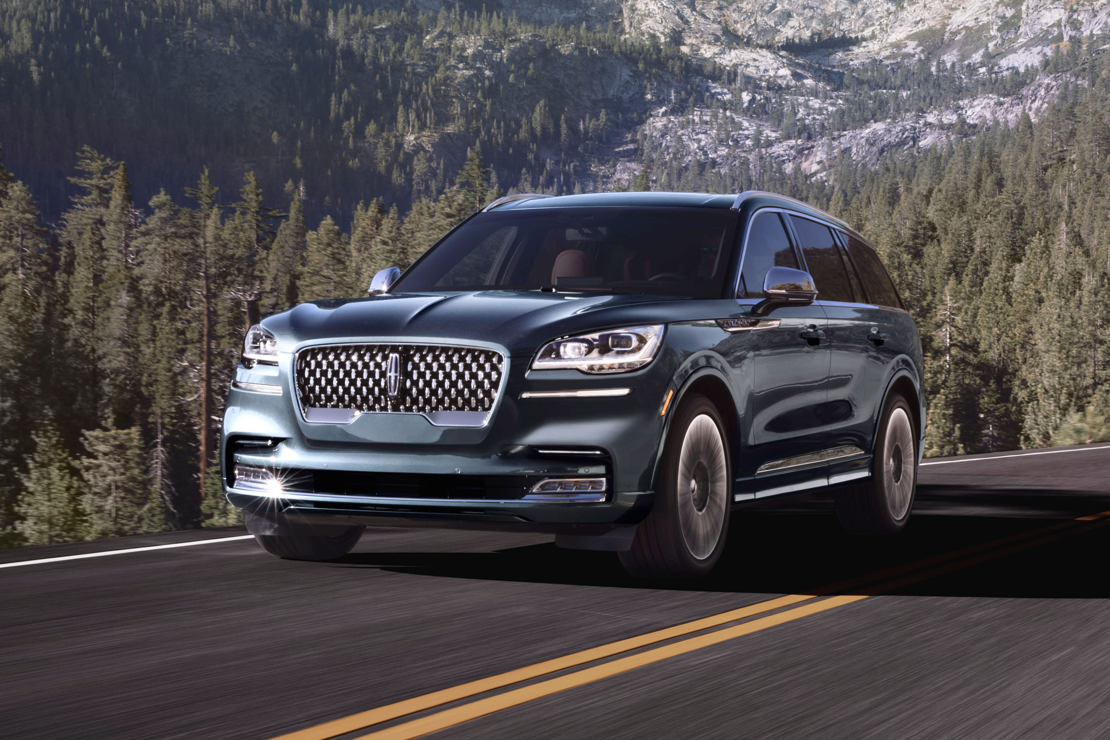 the-lincoln-aviator-suggests-the-brand-has-got-its-mojo-back