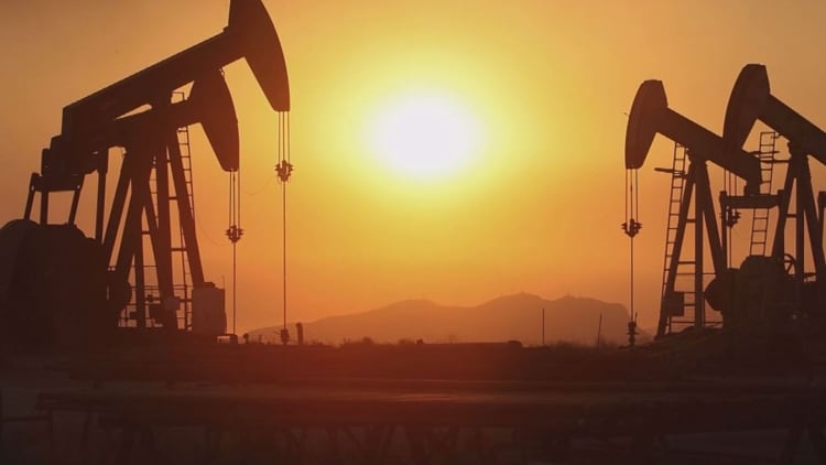 Oil prices rebound after falling below $50 — Here’s what three experts say investors should know
