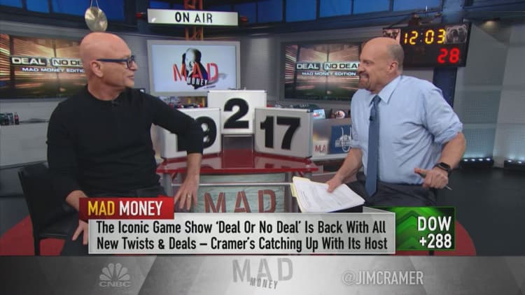 Howie Mandel tells the story of his first time hosting 'Deal or No Deal,' and it's hilarious