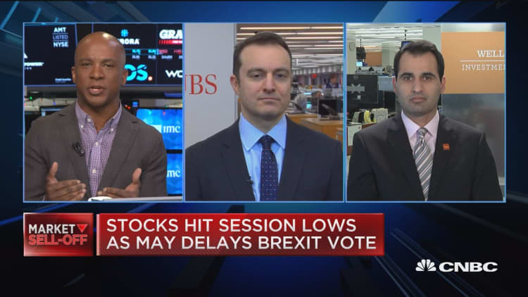 World headlines keeping markets under pressure, but recession still unlikely, says strategist