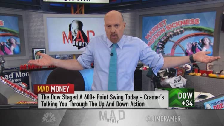 Apple stock action tells you all you need to know about this market, says Cramer