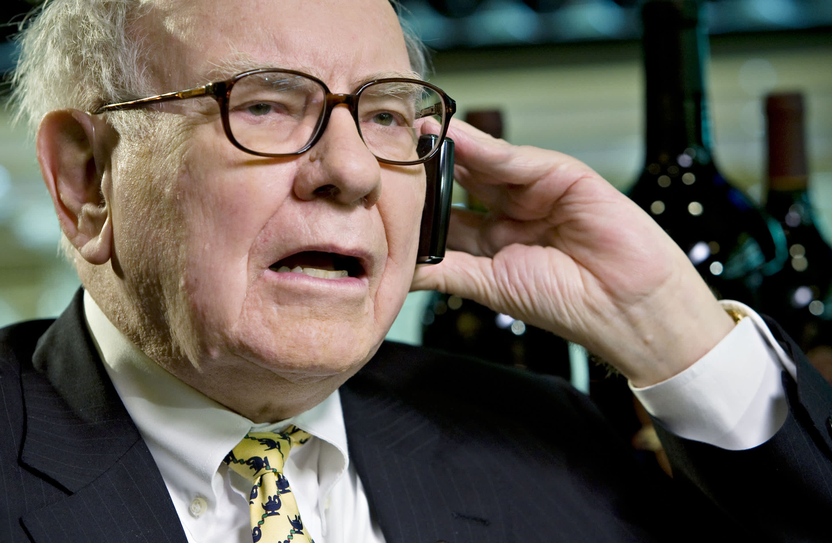 How Warren Buffett helped save the economy during the financial crisis
