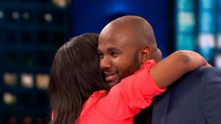 This guy's mom won $5 on 'Deal or No Deal' — he tries to redeem her 13 years later
