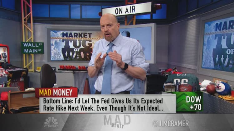 Fed would be 'nuts to keep tightening' after next week: Cramer