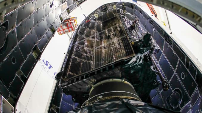 H/O: Lockheed Martin SpaceX GPS III satellite 181218 EC