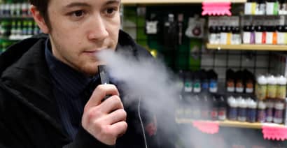 Trump set to meet with tobacco execs, vaping advocates and public health groups
